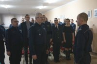 uroczysty meldunek składany Zastępcy Komendanta Wojewódzkiego Policji w Katowicach