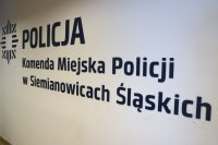 napis Policja Komenda Miejska Policji w Siemianowicach Śląskich